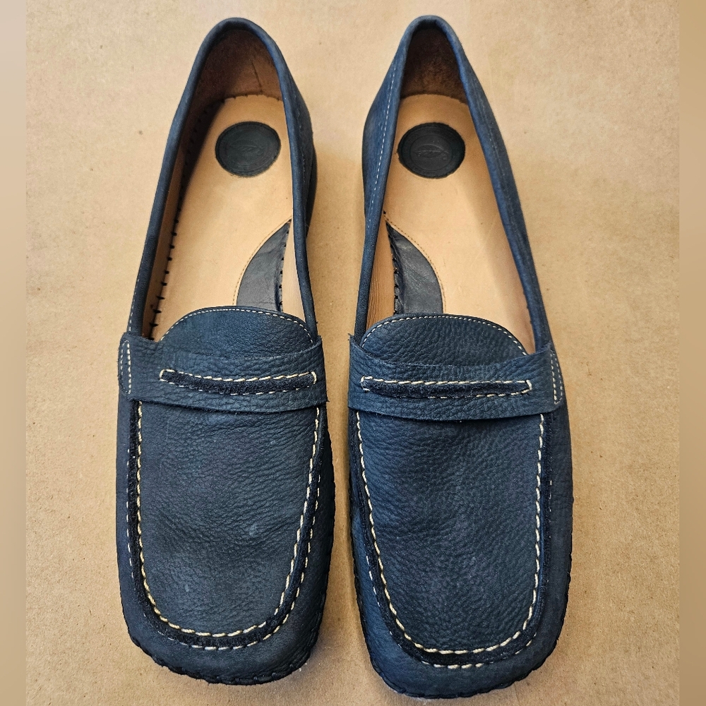 Nurture brand navy blue leather slip-on loafers. Size 10